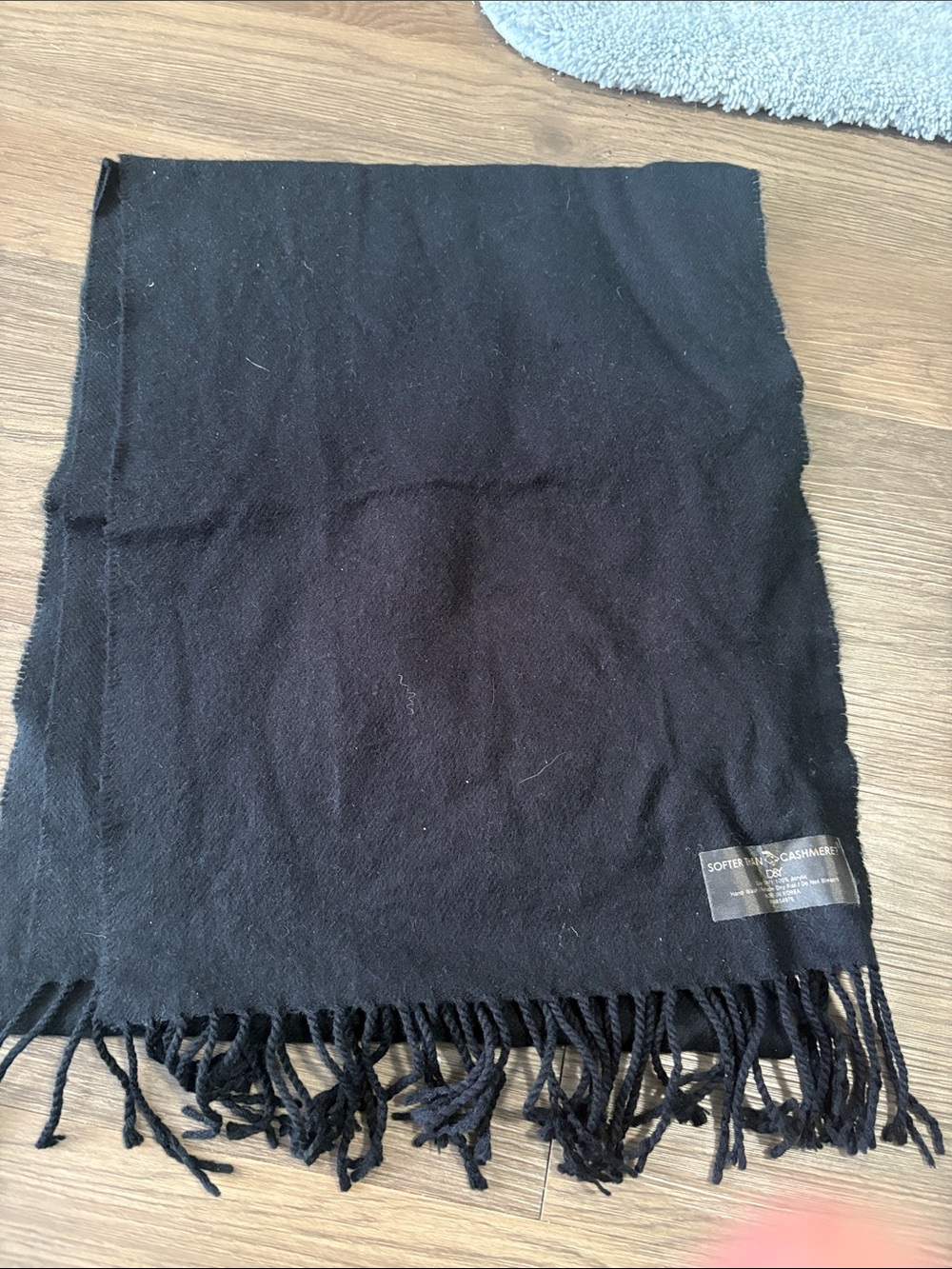 D&Y Black Soft Cashmere-Blend Fringe Scarf